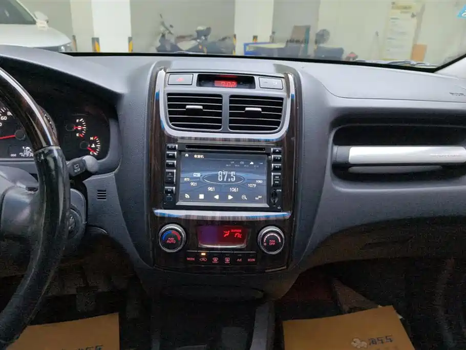 Kia Sportage 2013 2.0L Manual 2WD GLS фото 13