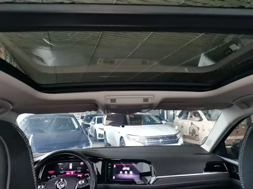 Volkswagen Sagitar 2021 280TSI DSG Surpassing Edition фото 18