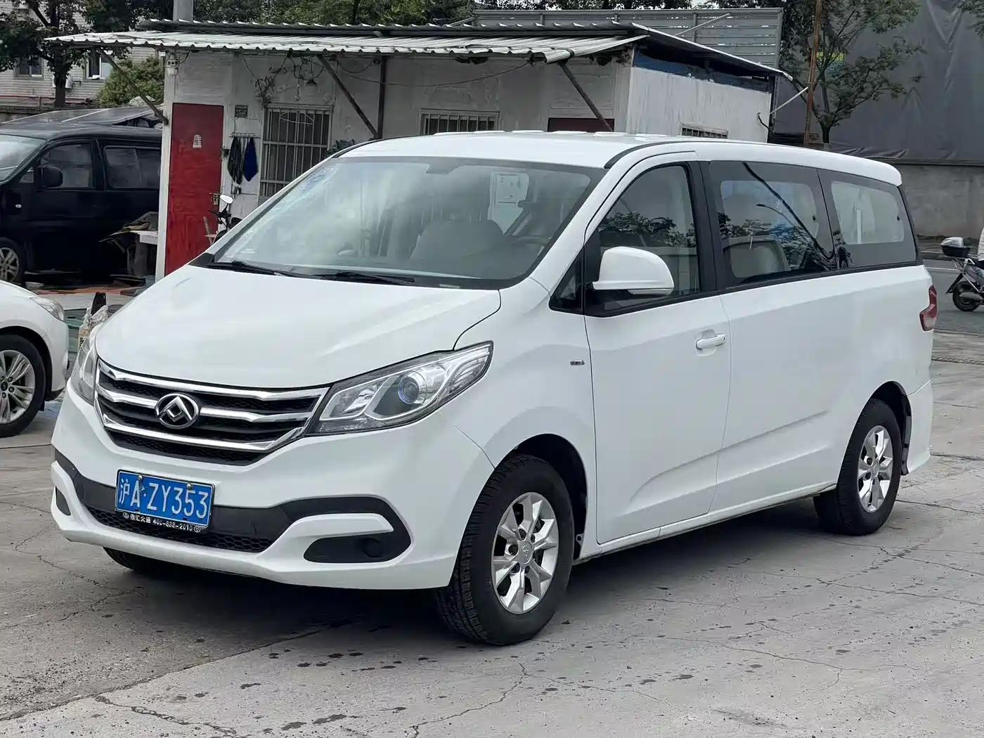 SAIC Maxus Maxus G10 2015 2.0T Automatic Commemorative Edition