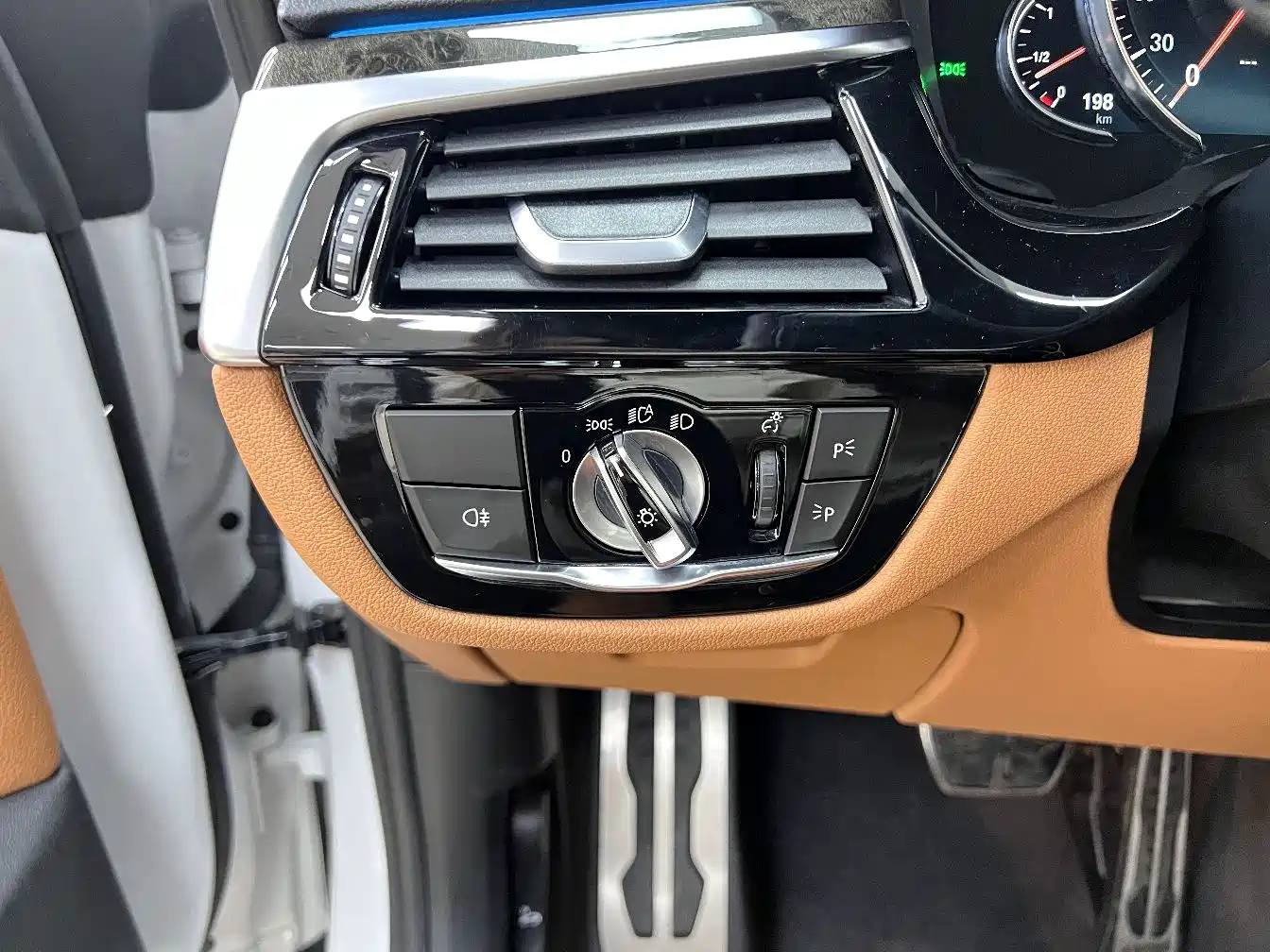 BMW 6 Series GT 2018 630i M Sport Package фото 26