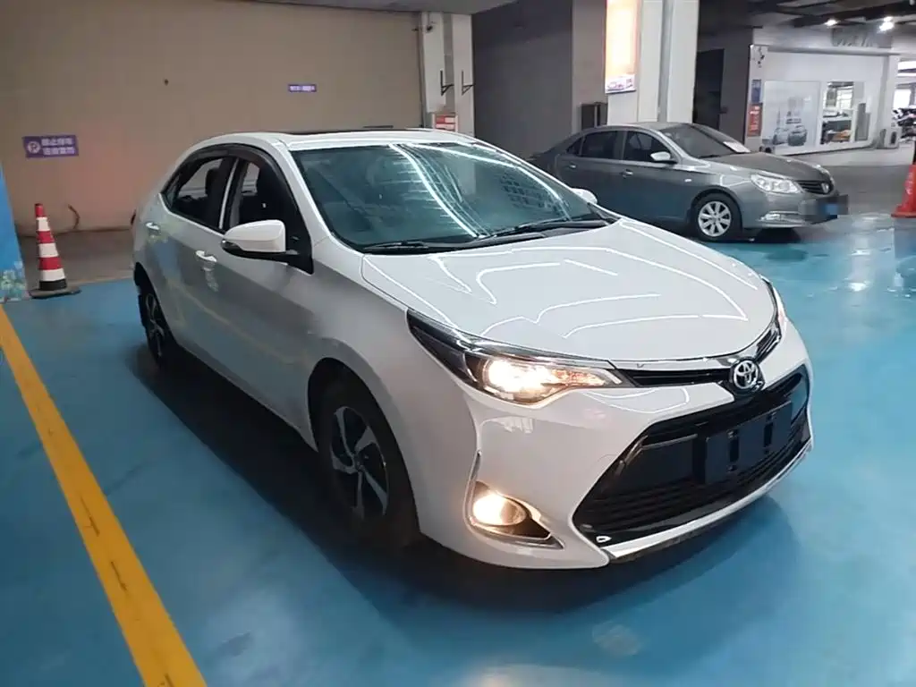 Toyota Levin 2017 Facelift 185T CVT Elite (China V) фото 4