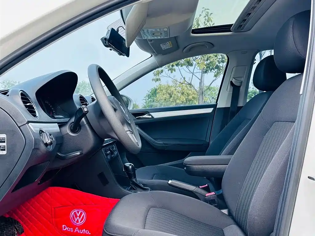 Volkswagen Jetta 2015 Value Edition 1.6L Automatic Comfort фото 4