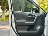 Photo 17 - Toyota RAV4
