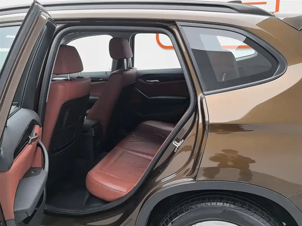 BMW X1 (Import) 2010 sDrive18i Luxury Model фото 15