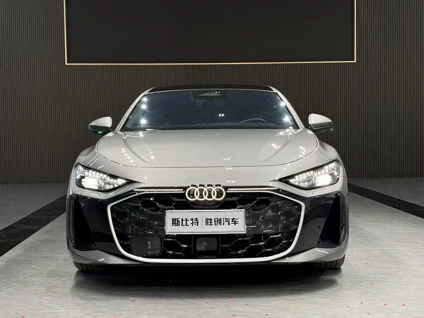 Audi A5L Sportback 2025 Model 2.0T Luxury фото 12
