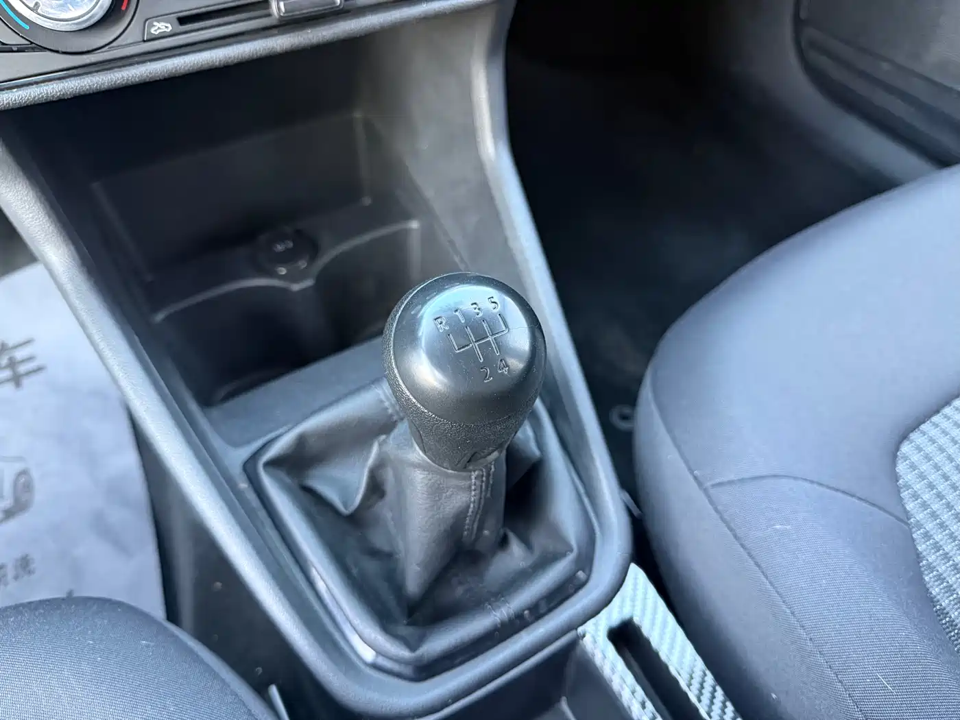 Volkswagen Santana 2016 1.4L Manual Trend Edition фото 16