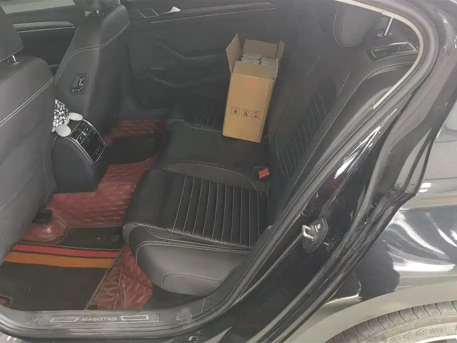 Volkswagen Magotan 2020 330TSI DSG Leading фото 11