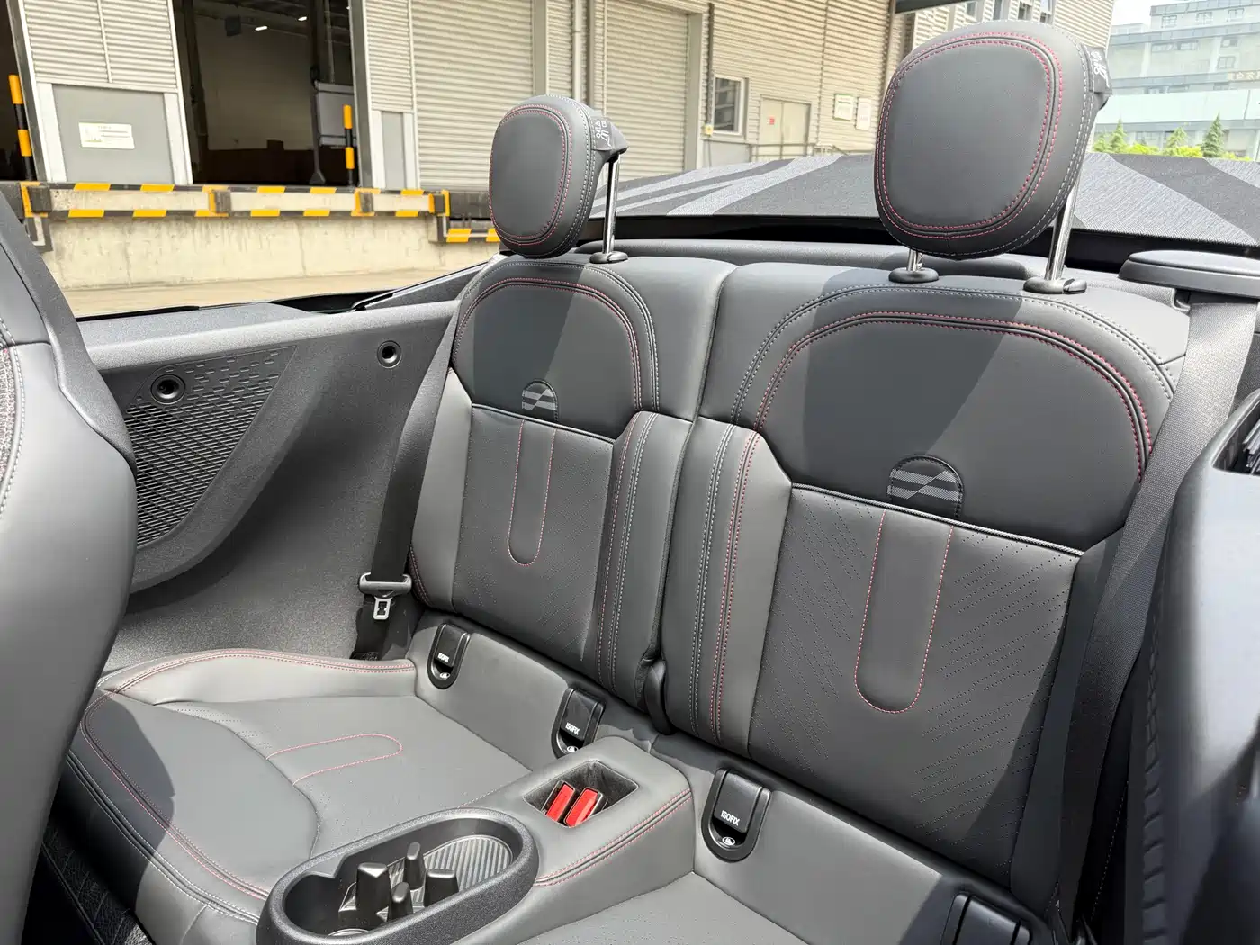 MINI JCW 2025 JOHN COOPER WORKS CABRIO фото 9