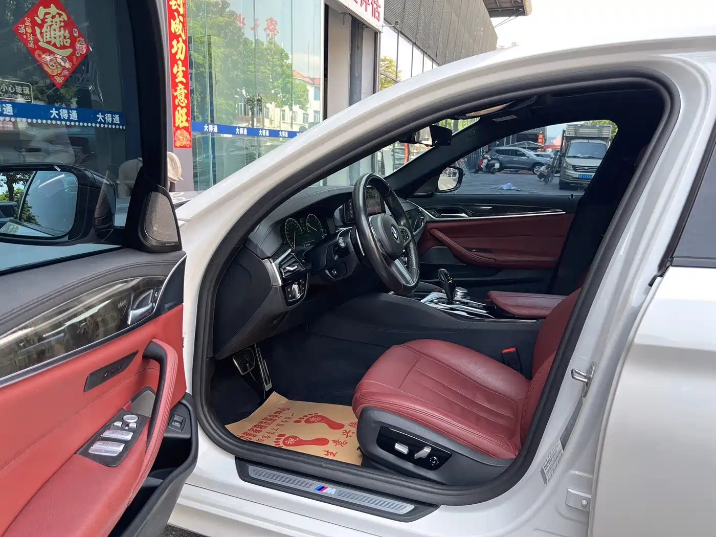 BMW 5 Series 2019 530Li Premium M Sport Package фото 4