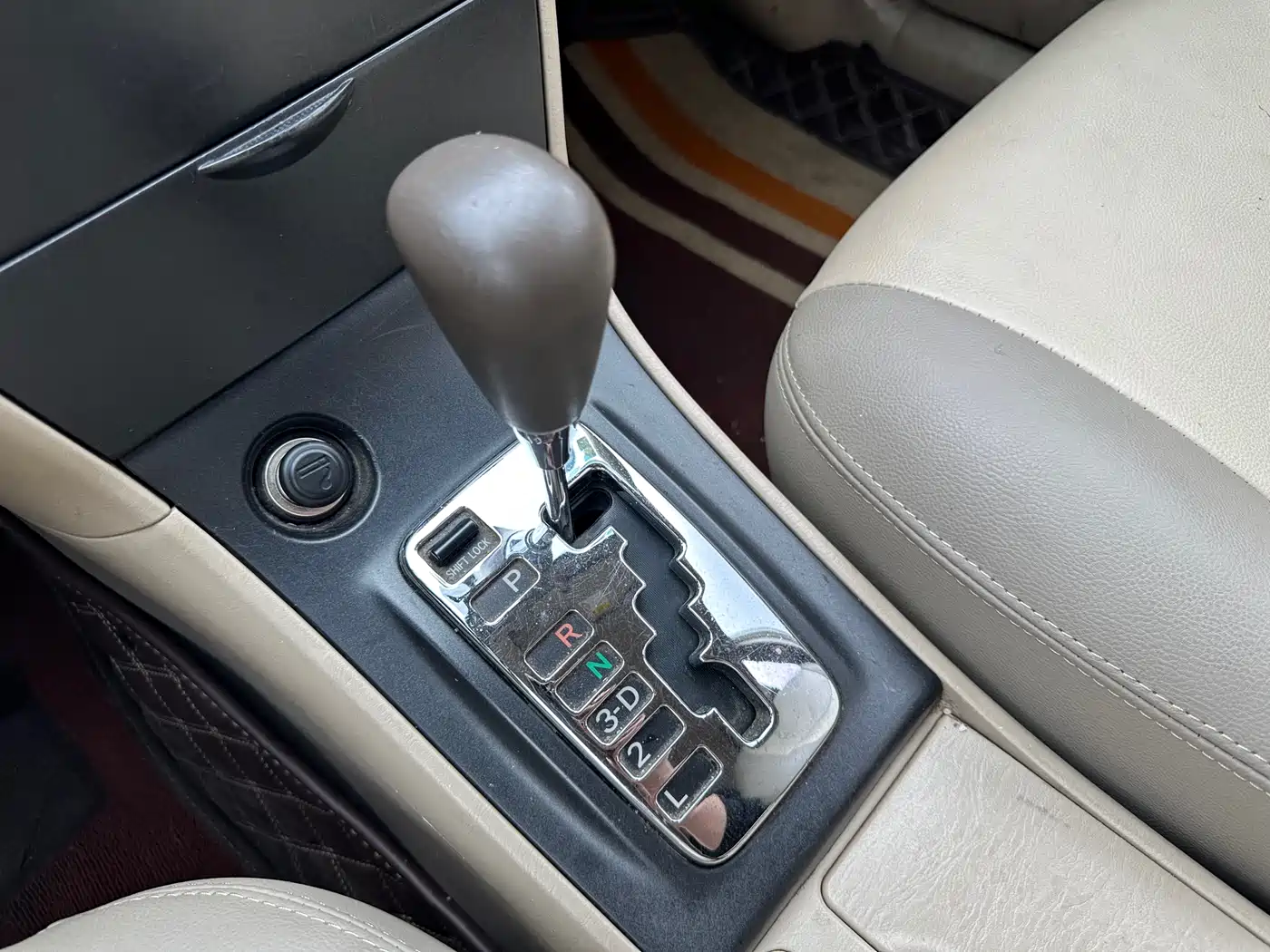 Toyota Corolla 2011 1.6L Automatic Classic Edition фото 35