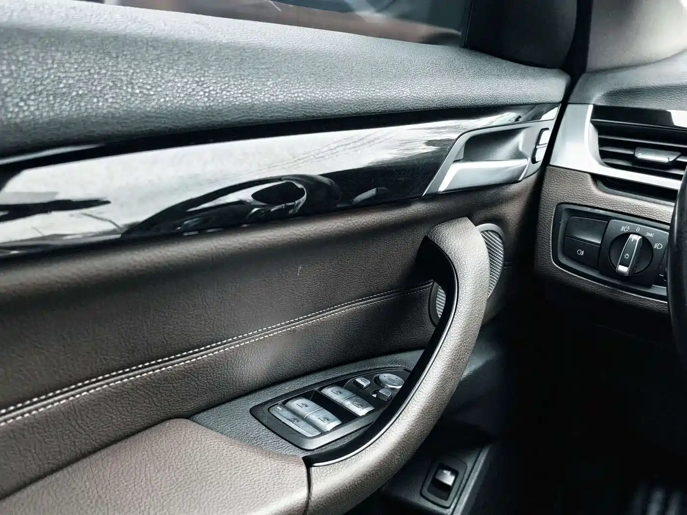 BMW X1 2021 sDrive25Li Leading фото 17