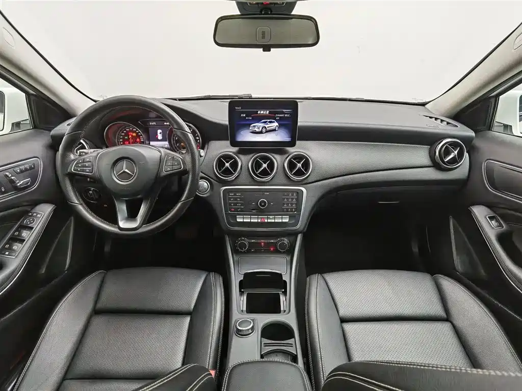 Mercedes-Benz GLA 2018 GLA 200 Fashion фото 5