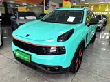 Фото 2 - Lynk & Co 01