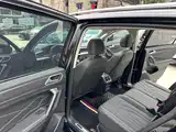 Photo 8 - Volkswagen Tiguan L