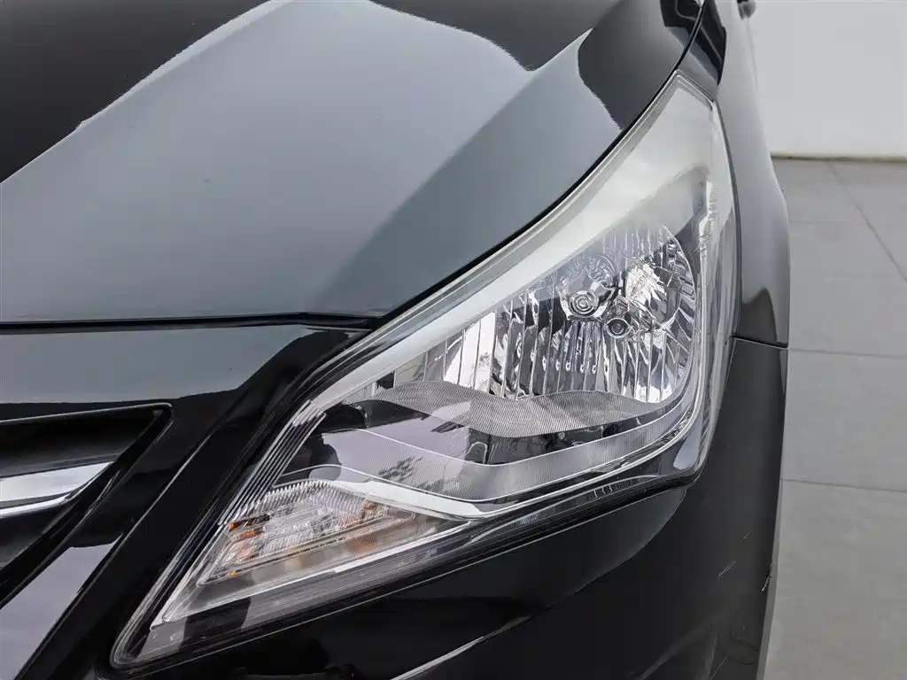 Hyundai Verna 2014 1.4L Manual Smart GLS фото 7
