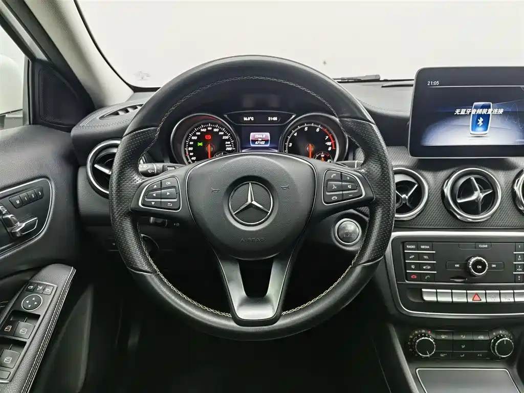 Mercedes-Benz GLA 2018 GLA 200 Fashion фото 11