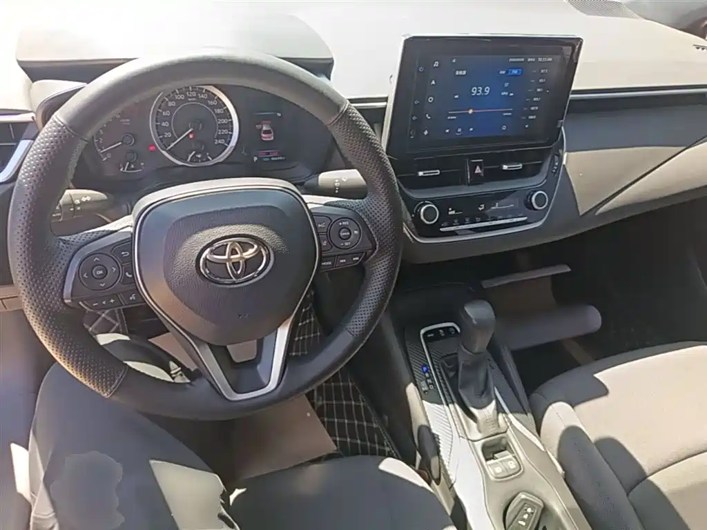 Toyota Levin 2022 185T CVT Luxury Edition фото 10