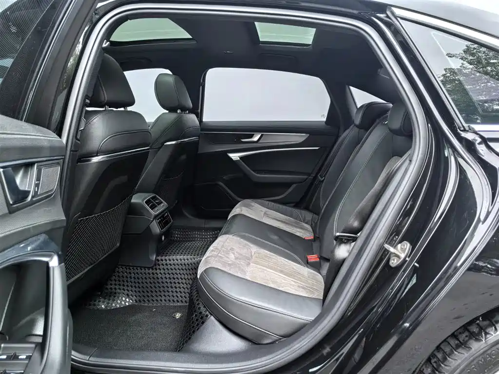 Audi A6L 2021 45 TFSI Exclusive Sport фото 14