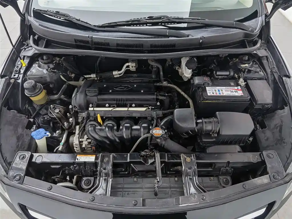 Hyundai Verna 2014 1.4L Manual Smart GLS фото 6