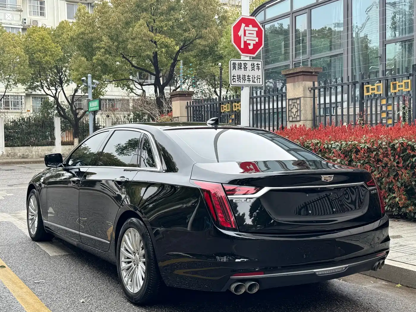 CADILLAC CT6