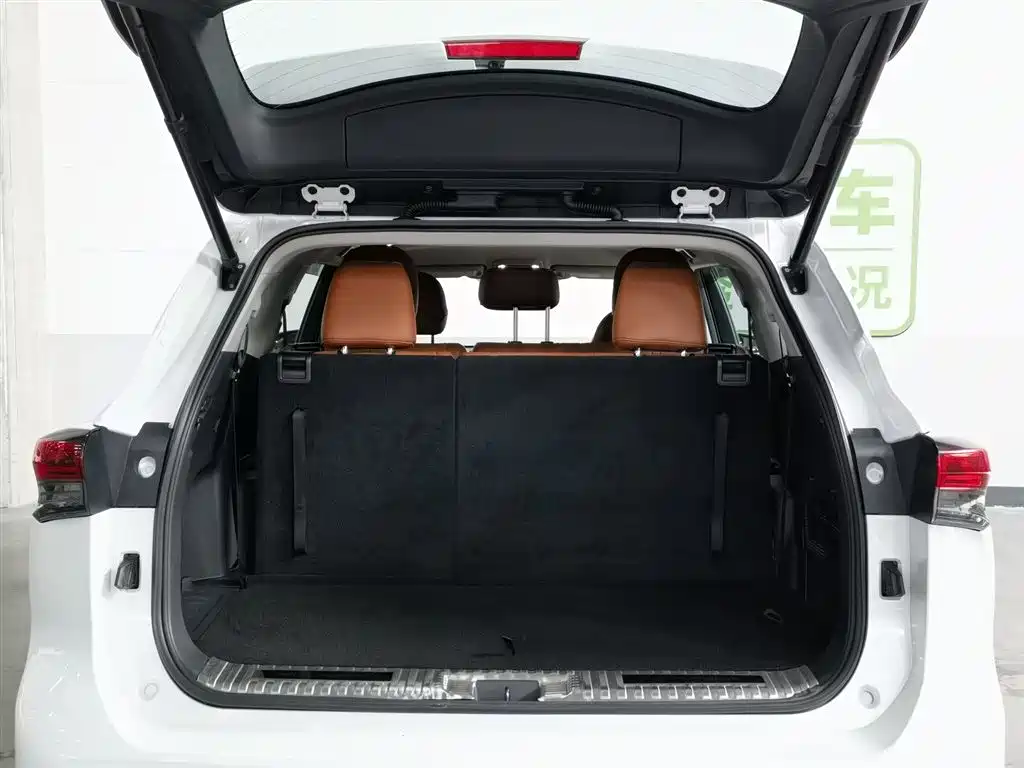 Toyota Highlander 2023 2.5L Smart Hybrid Dual Engine AWD Elite 7-Seater фото 16