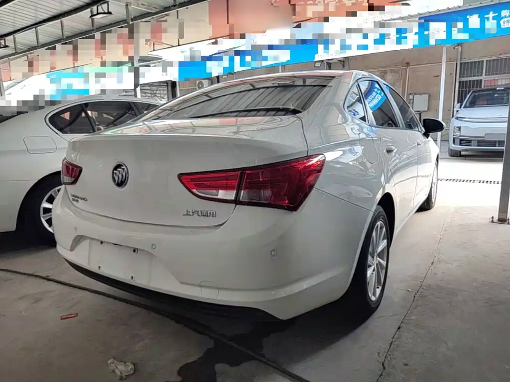 Фото 7 - Buick Verano