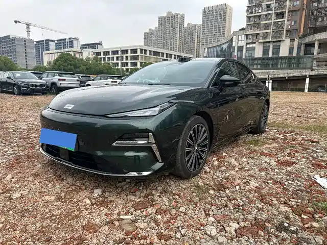  Geely Galaxy Galaxy Xingyao 8 2025 130km EM-i Premium Edition