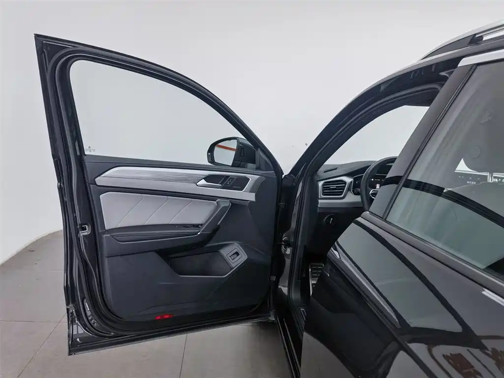 Volkswagen Tayron 2023 Facelift 380TSI 4WD R-Line Pro Smart Edition фото 8