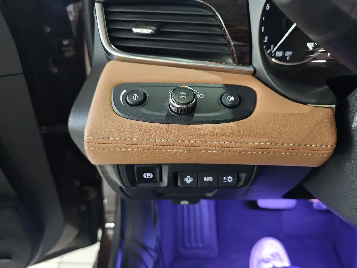 Buick LaCrosse 2016 20T Luxury фото 8