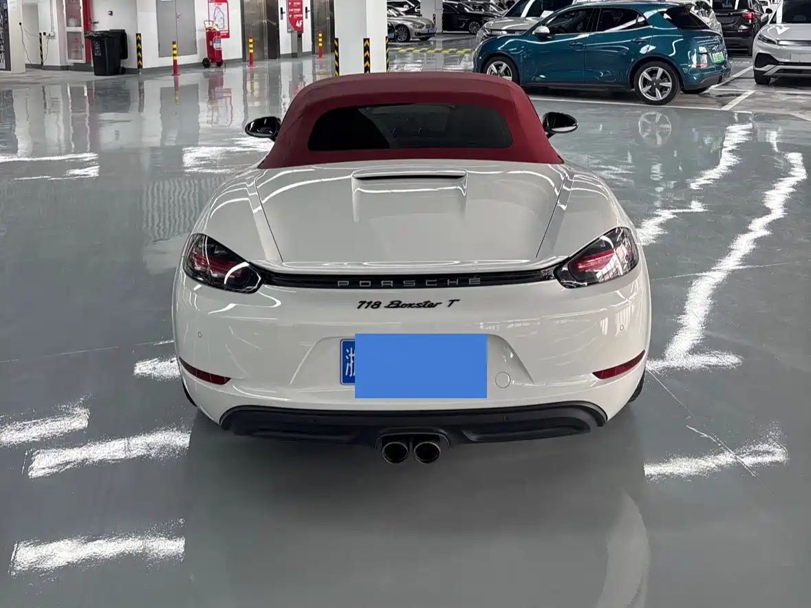 Photo 4 - Porsche 718