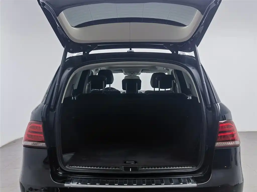 Mercedes-Benz GLE 2019 GLE 400 4MATIC Collector's Edition (Special Configuration) фото 16
