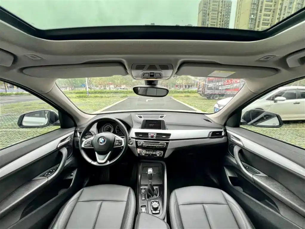 BMW X1 2019 sDrive18Li Fashion Model фото 5