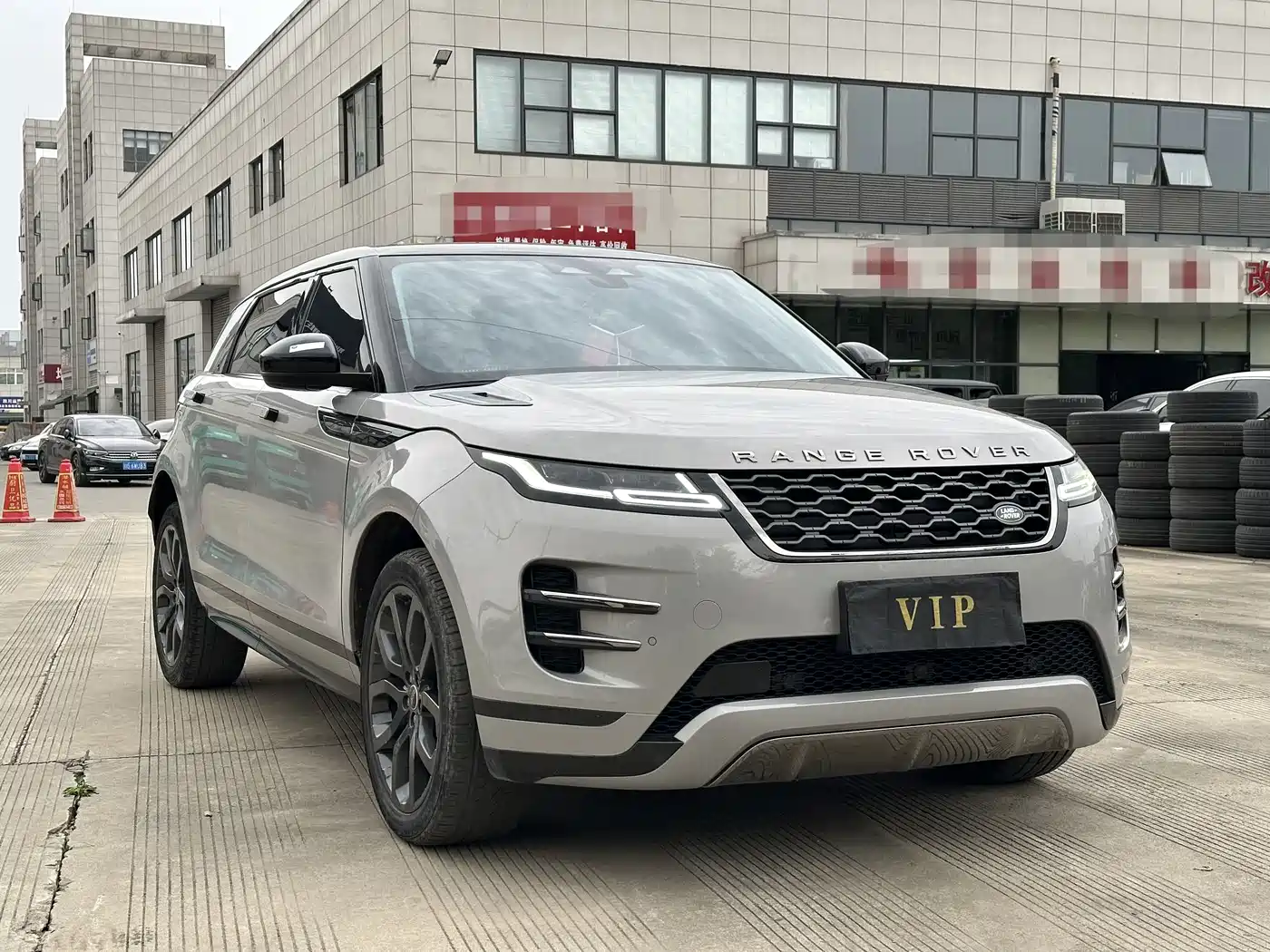 Land Rover Range Rover Evoque 2022 Facelift Range Rover Evoque L 249PS R-Dynamic HSE Premium фото 3