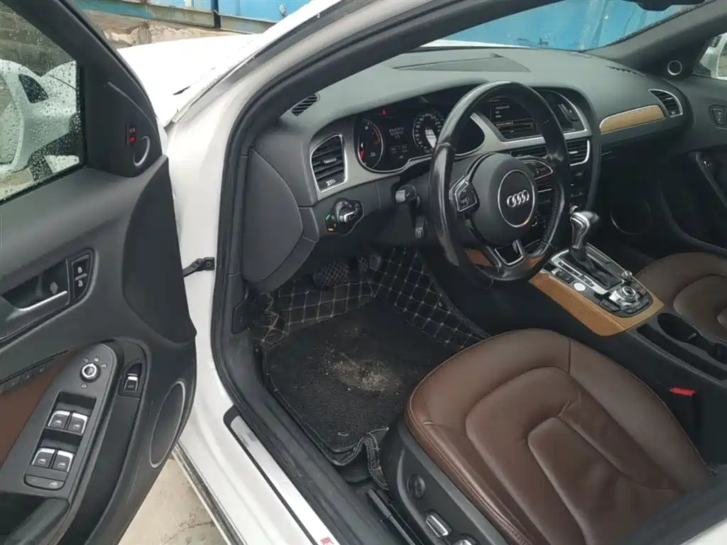 Audi A4L 2016 35 TFSI Heritage Edition S line Luxury фото 16