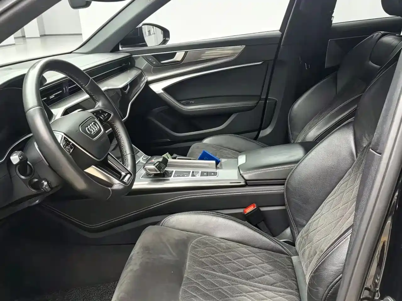 Audi A6L 2020 55 TFSI quattro Exclusive Dynamic фото 7