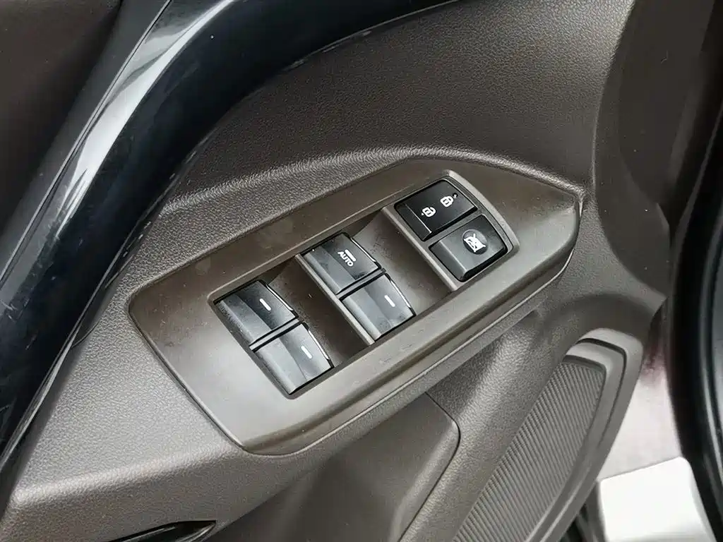 GAC Trumpchi Trumpchi GS4 2016 235T Manual Luxury Edition фото 9