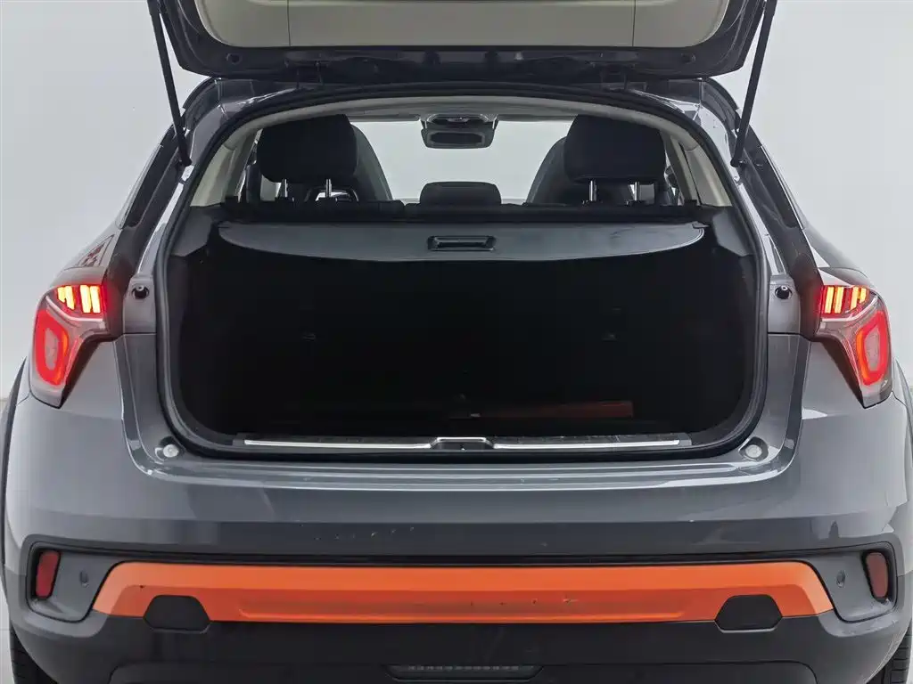 Lynk & Co 02 2020 1.5T DCT 2WD Shine Pro Edition фото 16