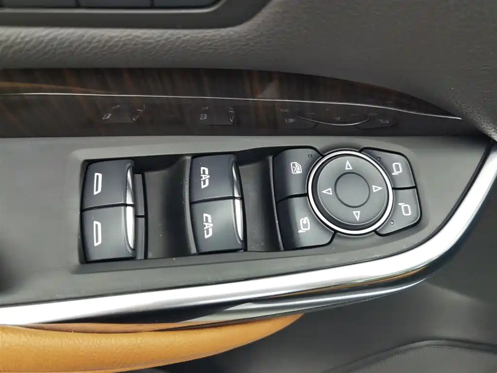 CADILLAC XT4