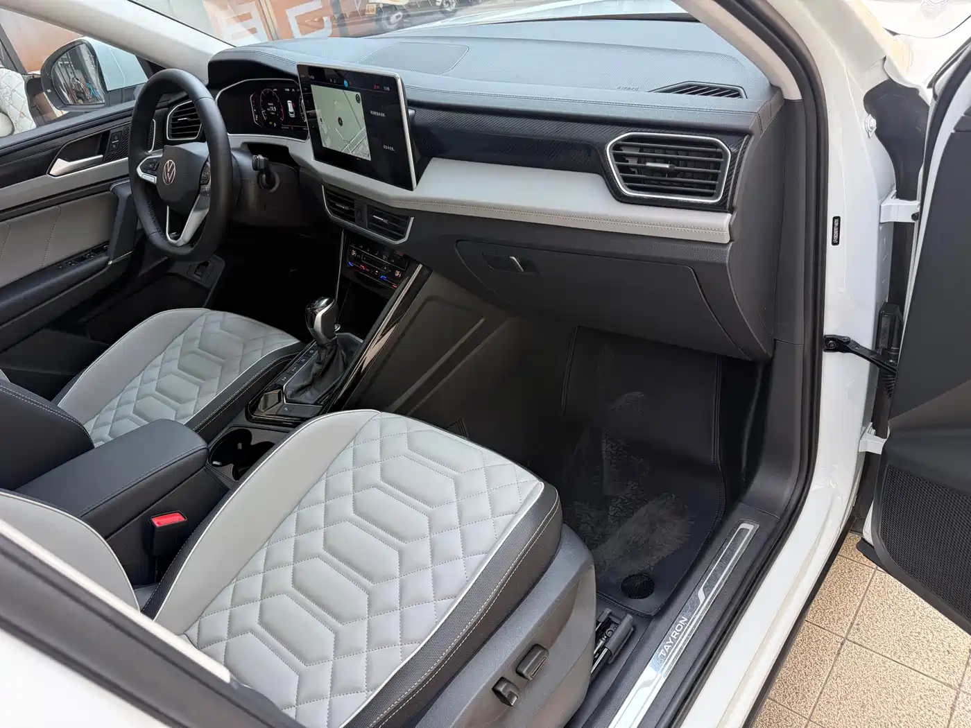 Volkswagen Tayron 2024 330TSI 2WD Luxury Plus Advanced фото 10