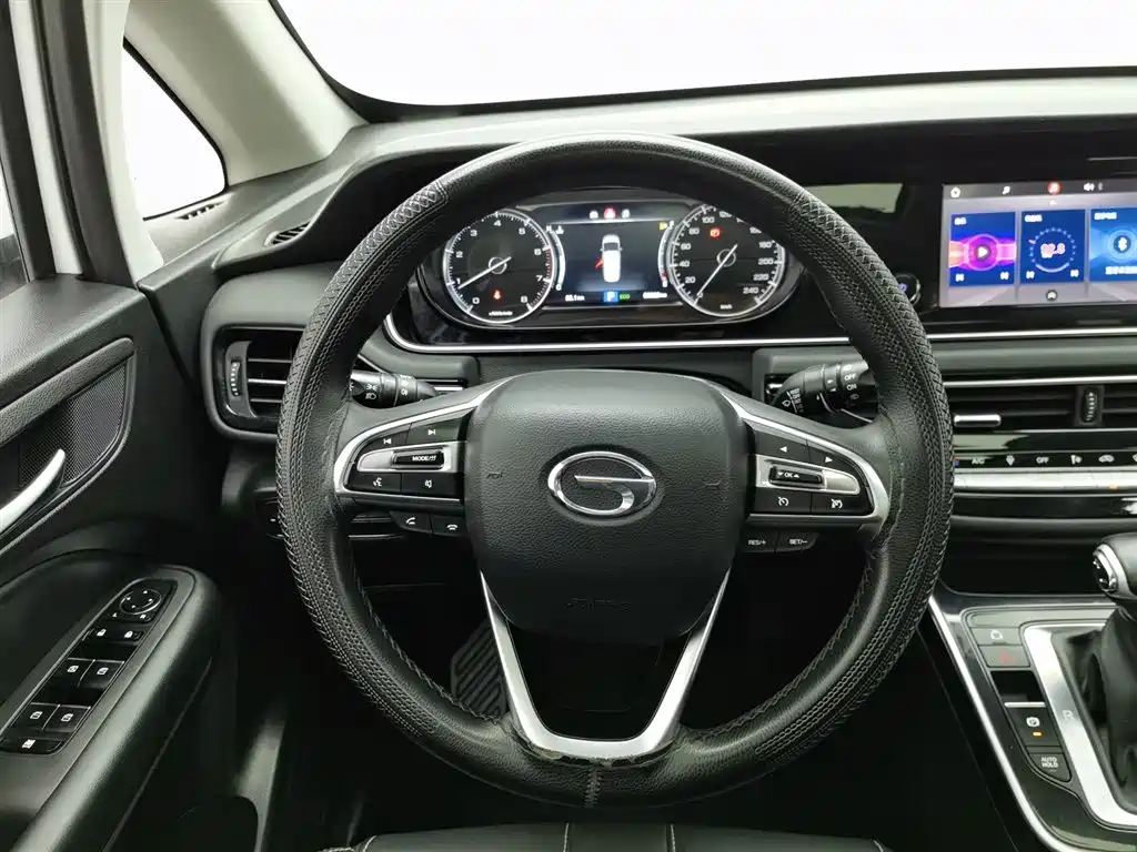 GAC Trumpchi Trumpchi M6 2021 270T DCT Luxury Edition (7-Seater) фото 11
