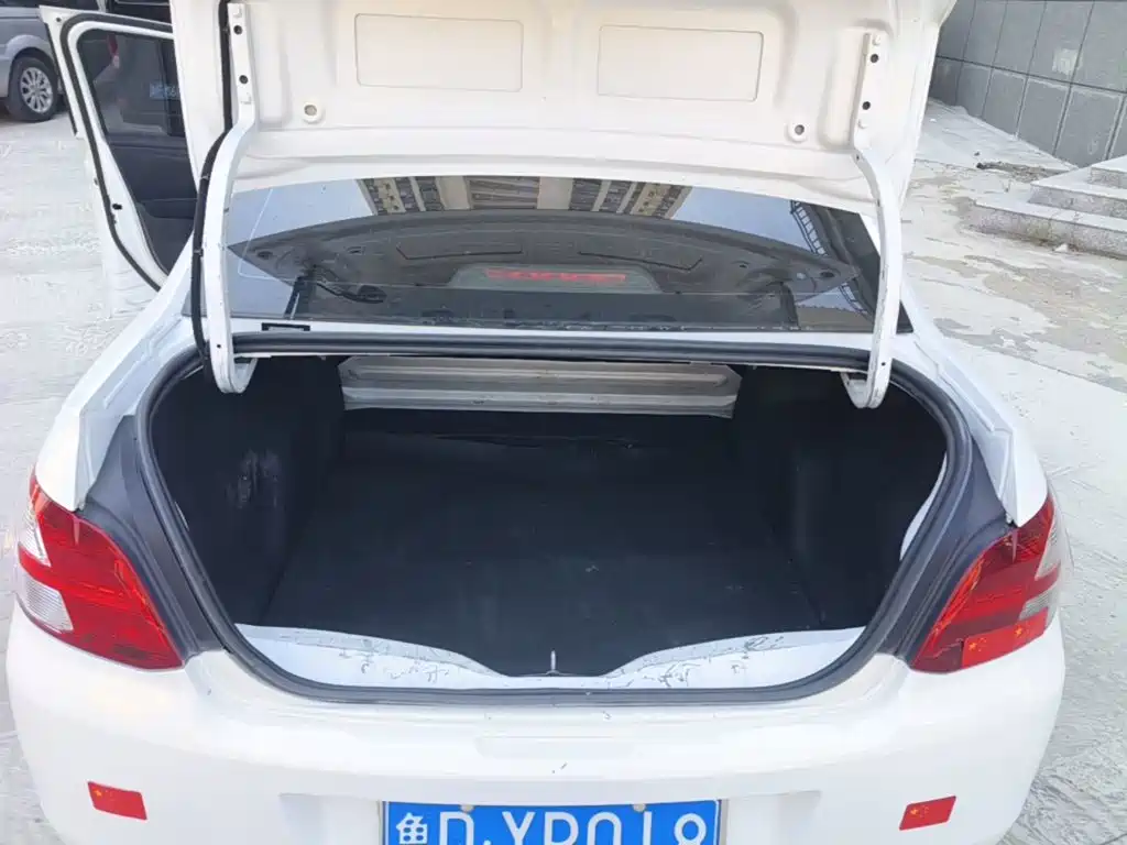 Peugeot 301 2016 2016 1.6L Manual Comfort Edition