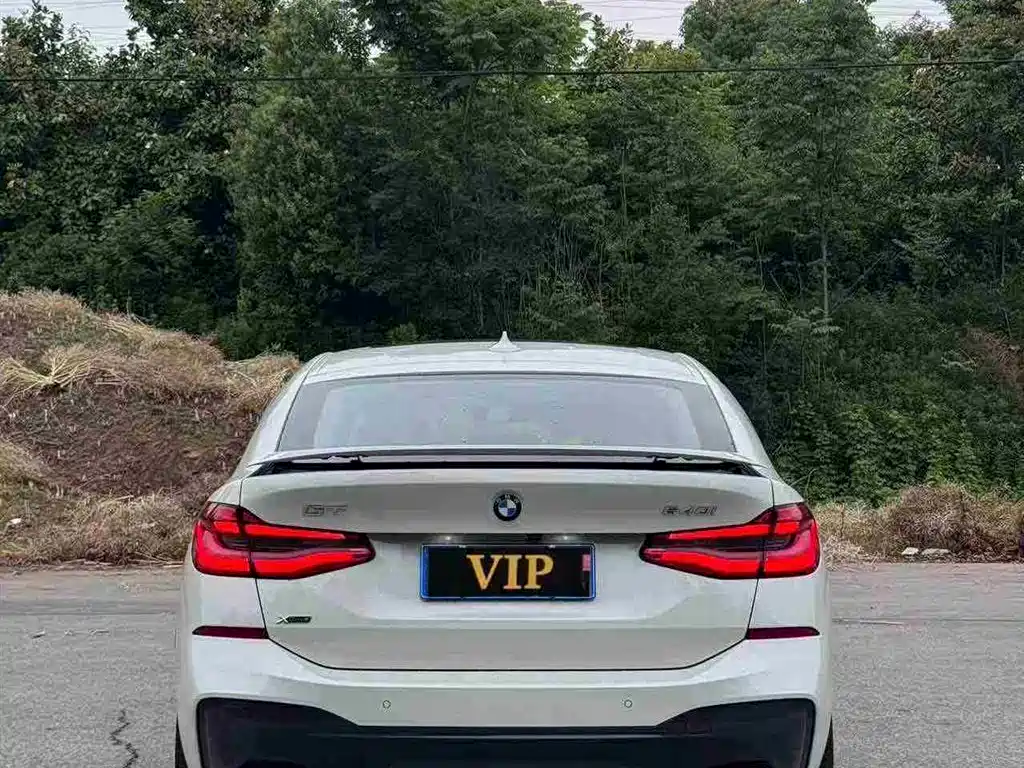 BMW 6 Series GT 2018 640i xDrive M Sport Package фото 9