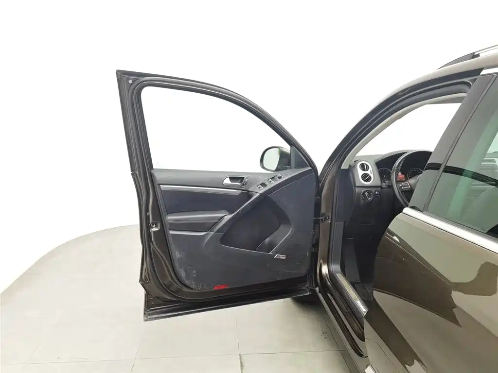 Volkswagen Tiguan 2015 2.0TSI Automatic 4WD Flagship фото 8