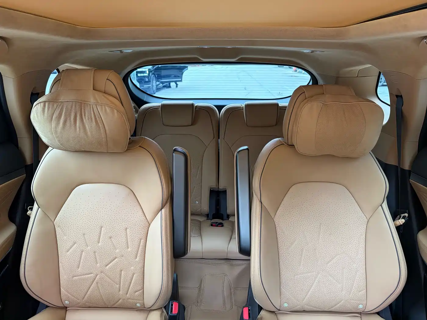 Denza N8 2023 4WD Super Hybrid Flagship 6-seater фото 14