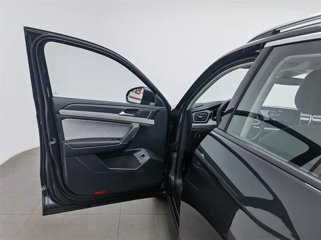 Volkswagen Tayron 2023 330TSI 2WD Luxury Plus Advanced Edition фото 8