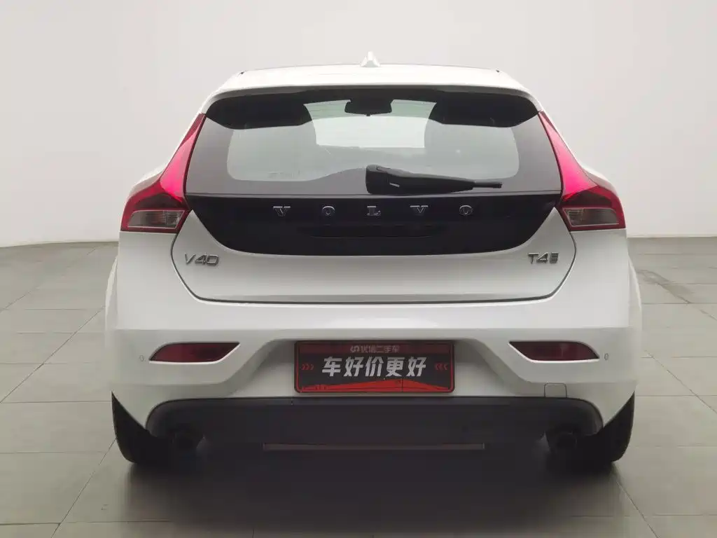 Photo 4 - Volvo V40