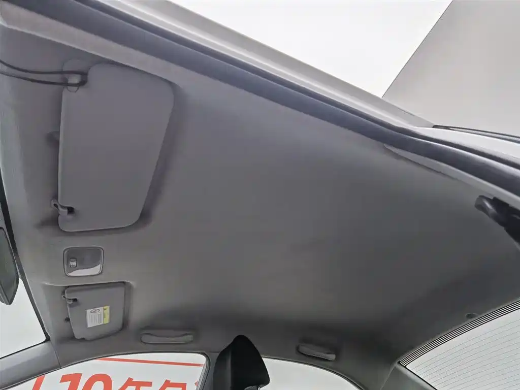 Hyundai Verna 2017 1.4L Manual Renewal Edition China VI фото 14