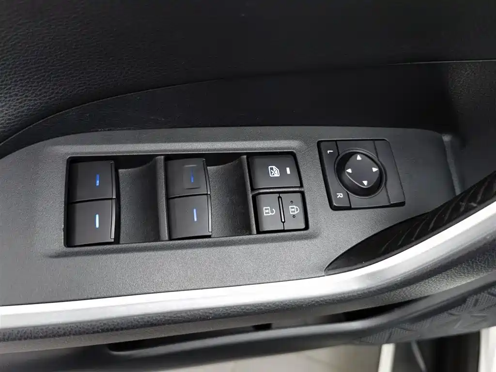 Toyota Wildlander 2021 2.0L CVT 2WD Luxury Edition фото 9