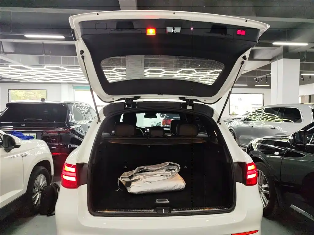 Mercedes-Benz GLC 2019 Facelift GLC 260 L 4MATIC Luxury фото 19