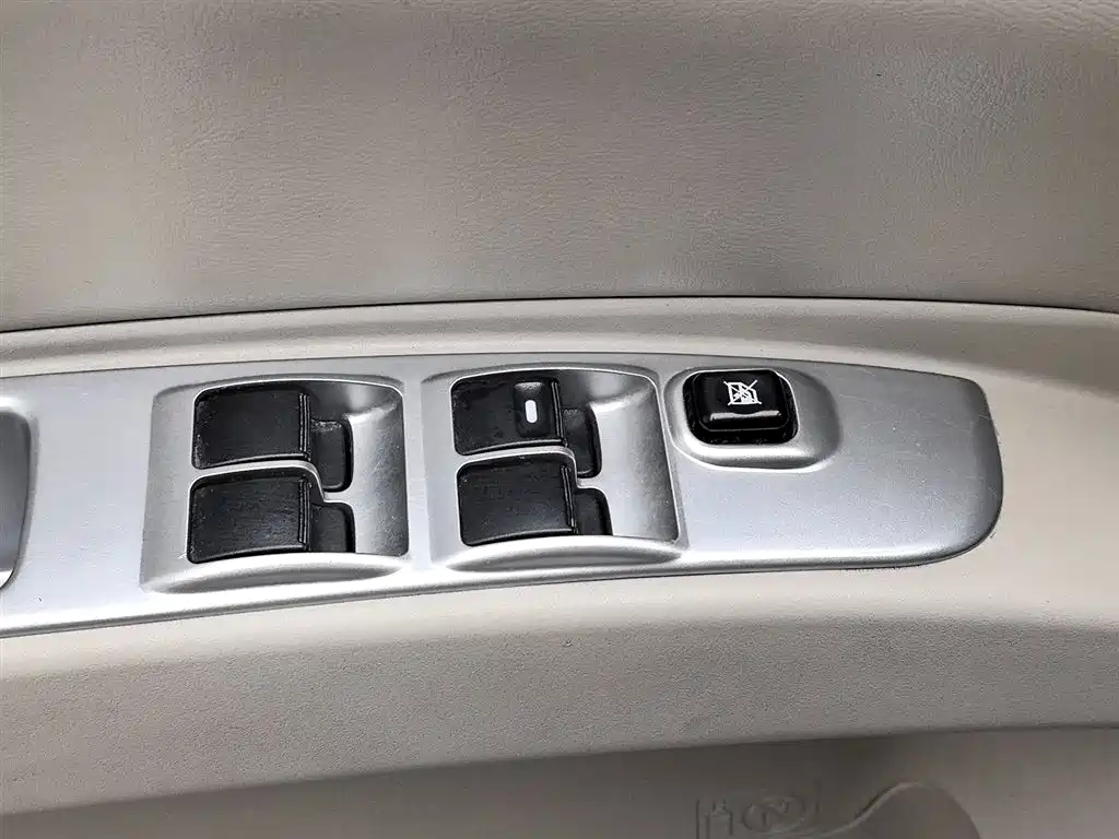 Mitsubishi Pajero Sport 2013 3.0L Automatic 2WD Luxury фото 9